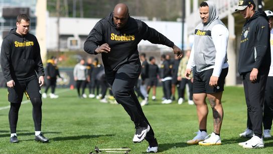 Daniels settling into role as 'old guy' on Steelers' offensive line taken on the South Side (Steelers)